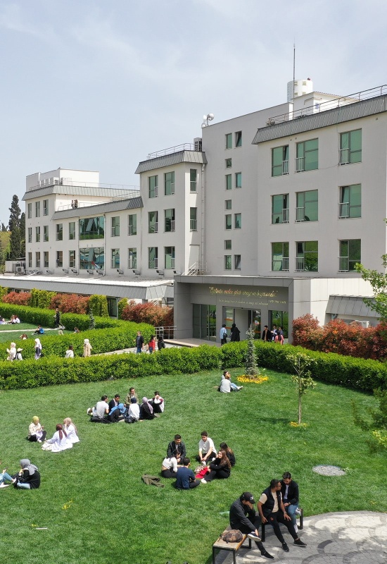 Biruni Üniversitesi